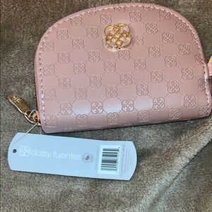 Daisy Fuentes keychain wallet